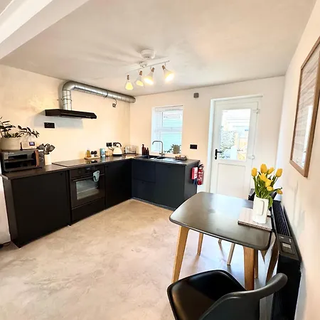 Apartamento Palms 1 - Wood Burner, 5 Min Walk To Beach+parking