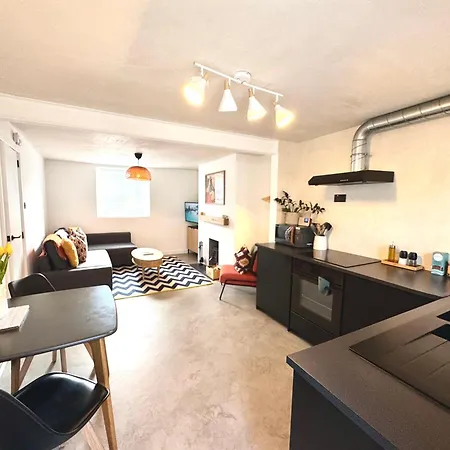 Palms 1 - Wood Burner, 5 Min Walk To Beach+parking Apartamento *